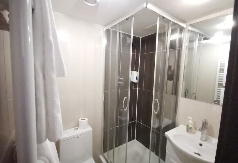 هتل The Royale Chulan Hyde Park