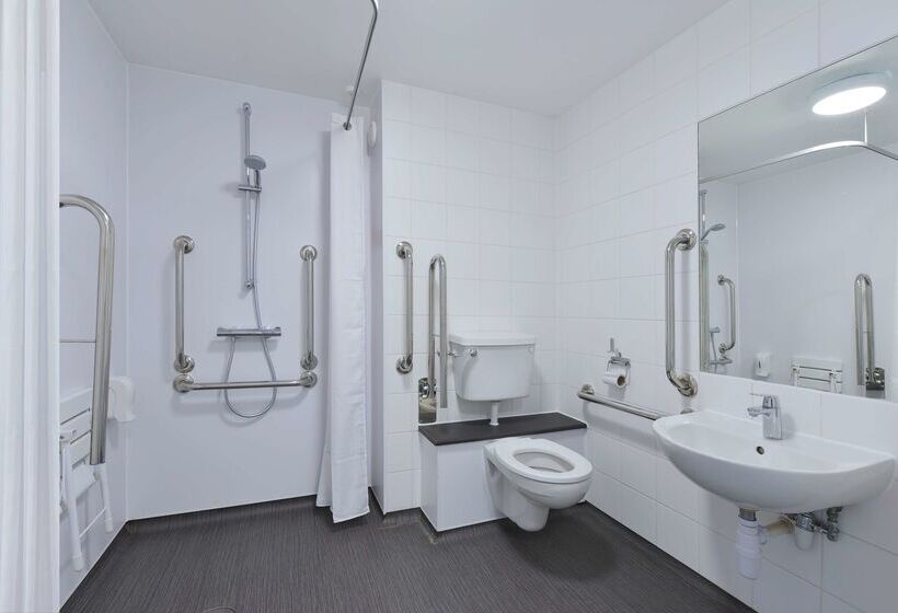 هتل Travelodge London Central Waterloo