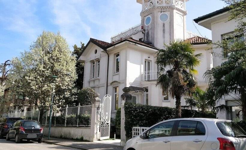 هتل Villa Delle Palme