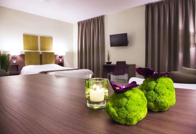 Kyriad Chambéry Centre   Hôtel Et Résidence