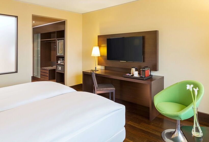 ホテル NH Collection Dresden Altmarkt