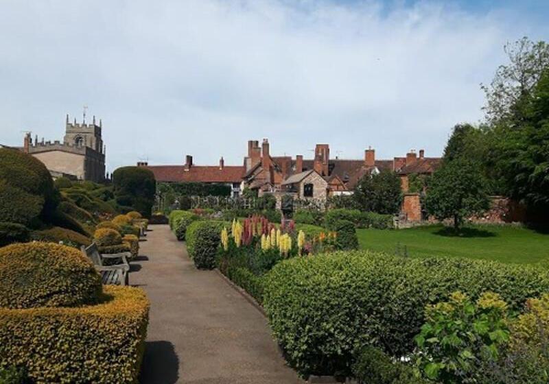 هتل The Blue Boar