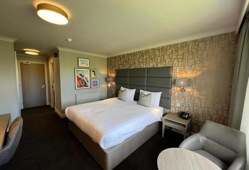 هتل The Essex Golf & Country Club