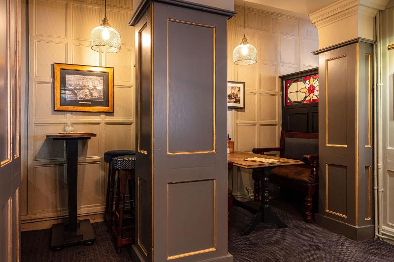 The Kings Arms And Royal Hotel, Godalming, Surrey