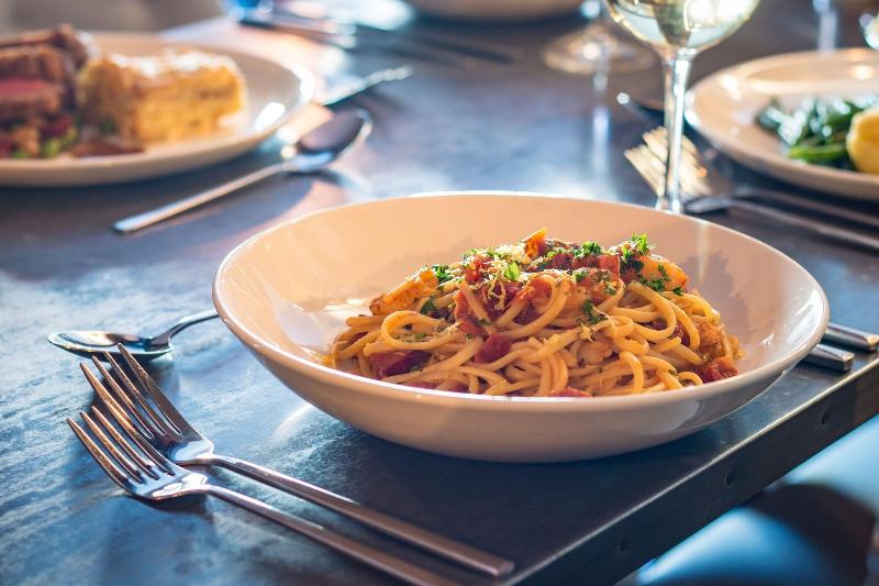 هتل The Saracens Head