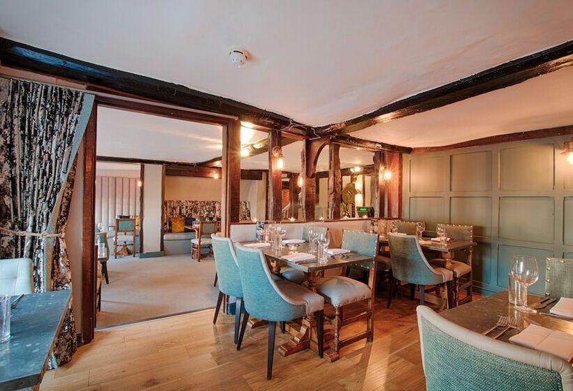 هتل The Saracens Head