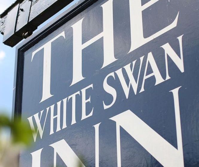 Hotel The White Swan Inn