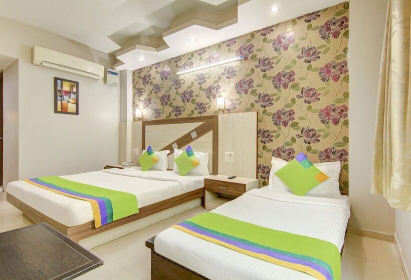 ホテル Treebo Rockwell Plaza