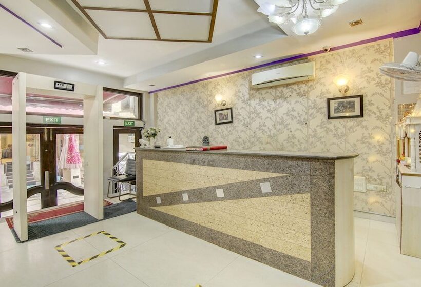 ホテル Treebo Rockwell Plaza