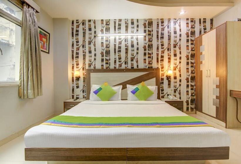 ホテル Treebo Rockwell Plaza