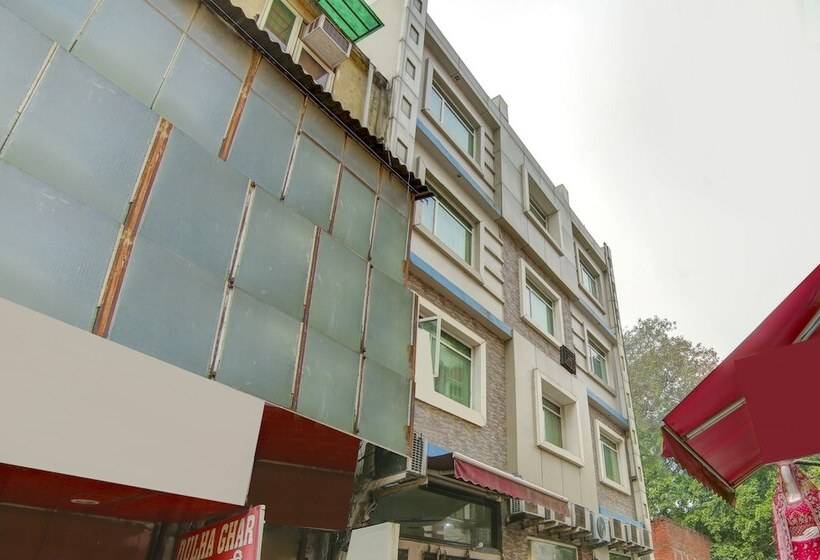 ホテル Treebo Rockwell Plaza