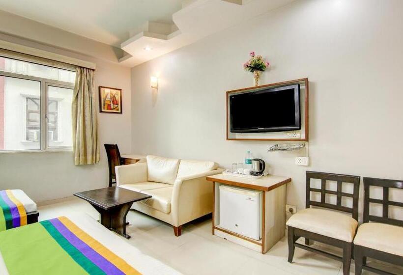 ホテル Treebo Rockwell Plaza