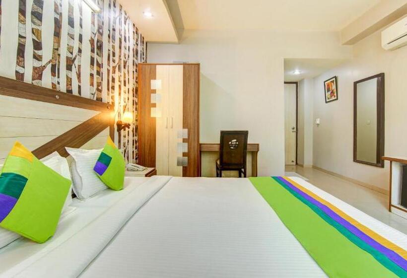 ホテル Treebo Rockwell Plaza