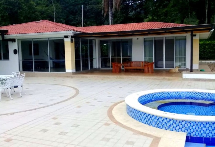 Отель Casa Con Piscina Privada Anapoima
