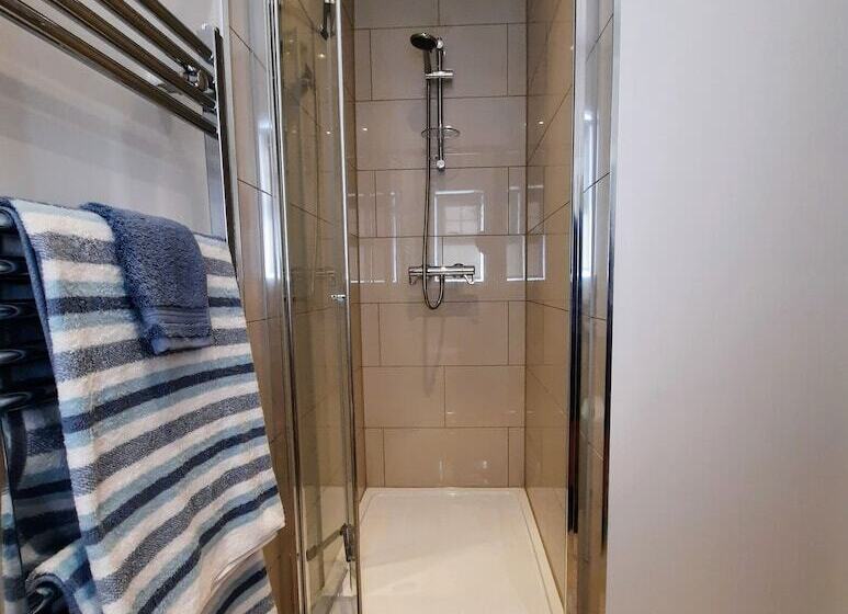 تختخواب و صبحانه Viva Guest House