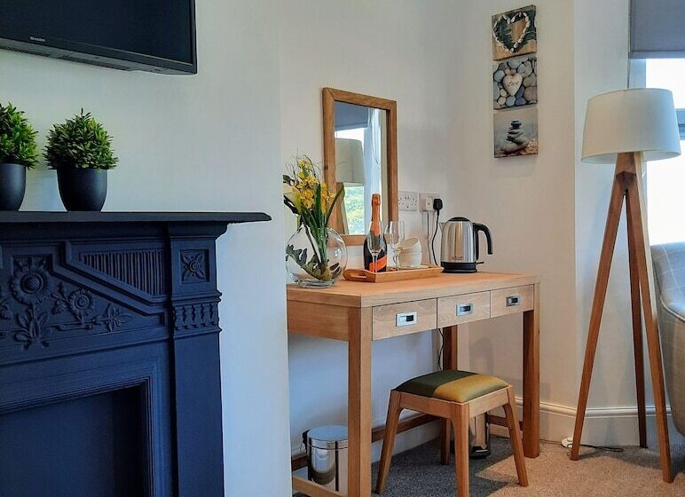 تختخواب و صبحانه Viva Guest House