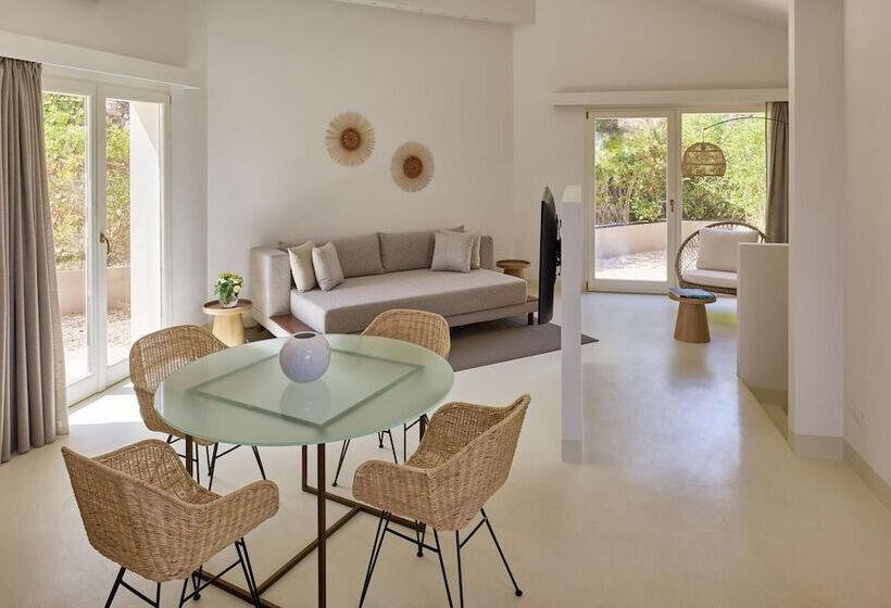 Отель Baia Di Chia Resort Sardinia, Curio Collection By Hilton