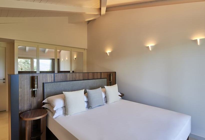Отель Baia Di Chia Resort Sardinia, Curio Collection By Hilton