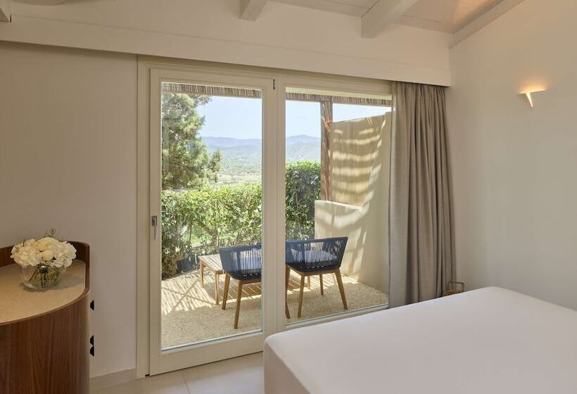 Отель Baia Di Chia Resort Sardinia, Curio Collection By Hilton