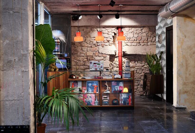 Dave Red Athens, A Member Of Brown Hotels