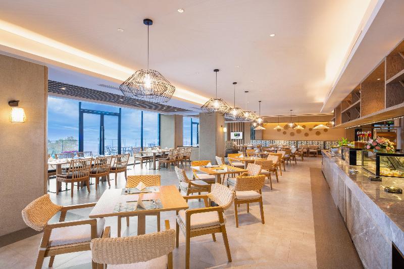 Отель Holiday Inn Resort Mengding Mountain By Ihg