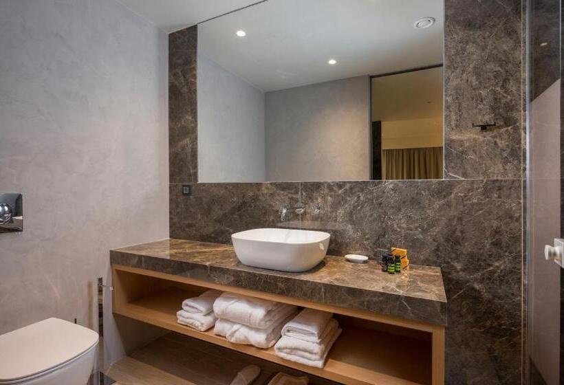 Hyperion City Hotel & Spa