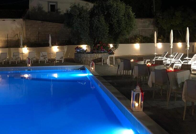 استراحتگاه Cilento Dreams Village