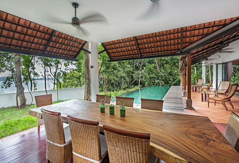 Szálloda Ambong Pool Villas