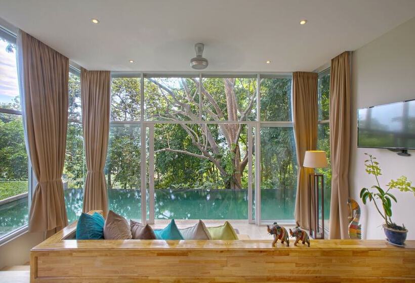 Szálloda Ambong Pool Villas