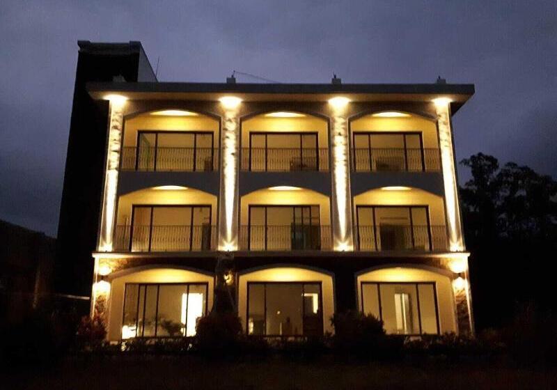 هتل Chulu Manor