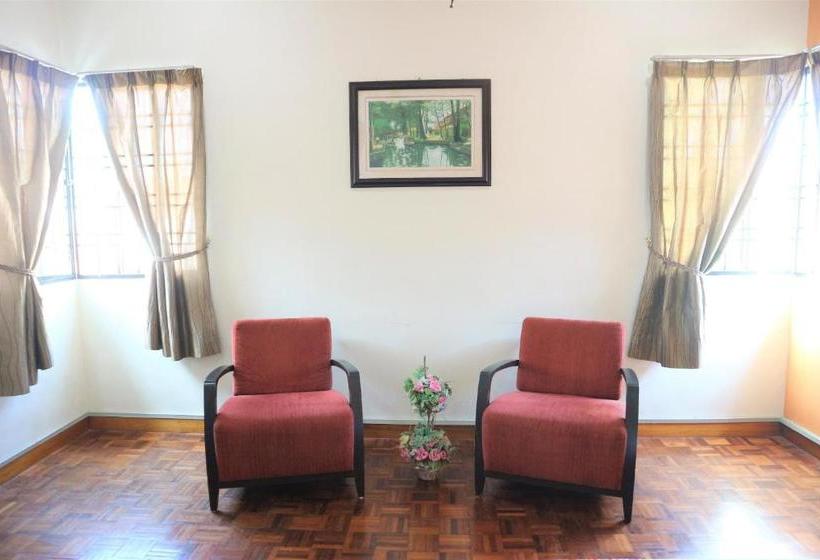 فندق Oyo 90300 D Hitech Home