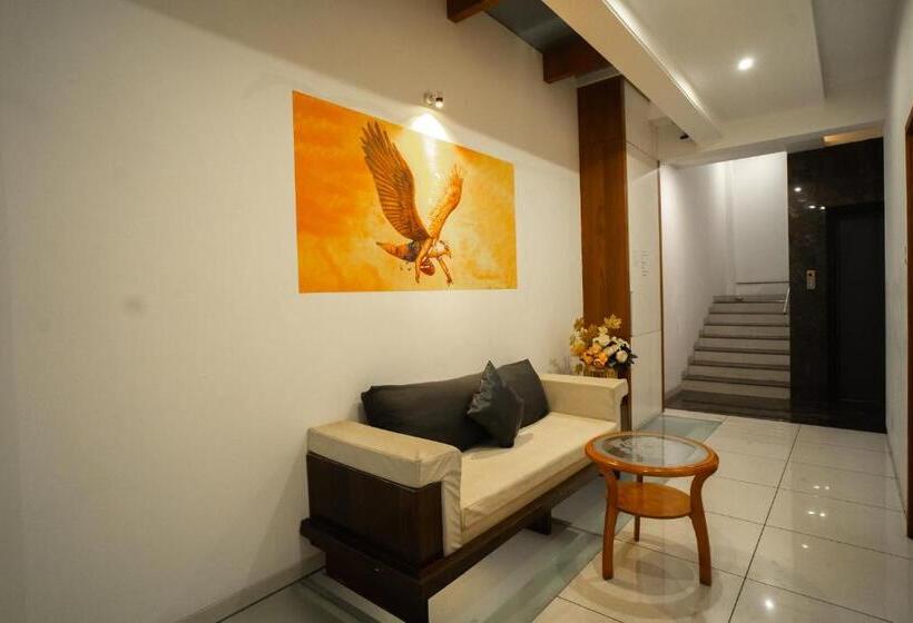 فندق Sri Sri Executive, Kolhapur