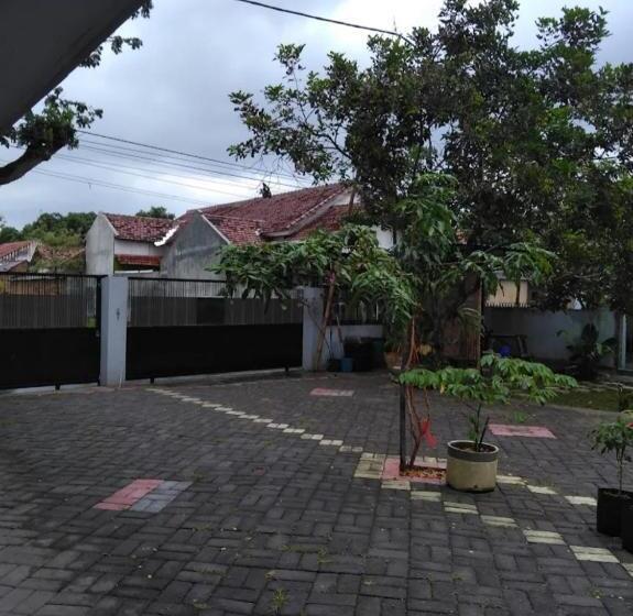 هتل Umah Isun Guests House