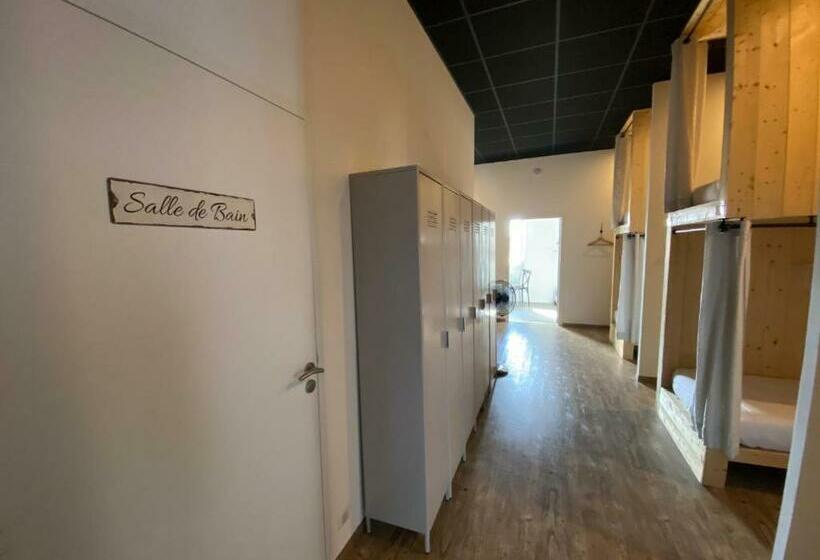 هاستل Le Pavillon