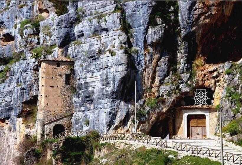 ホテル Agriturismo Cuorelieto Del Cilento