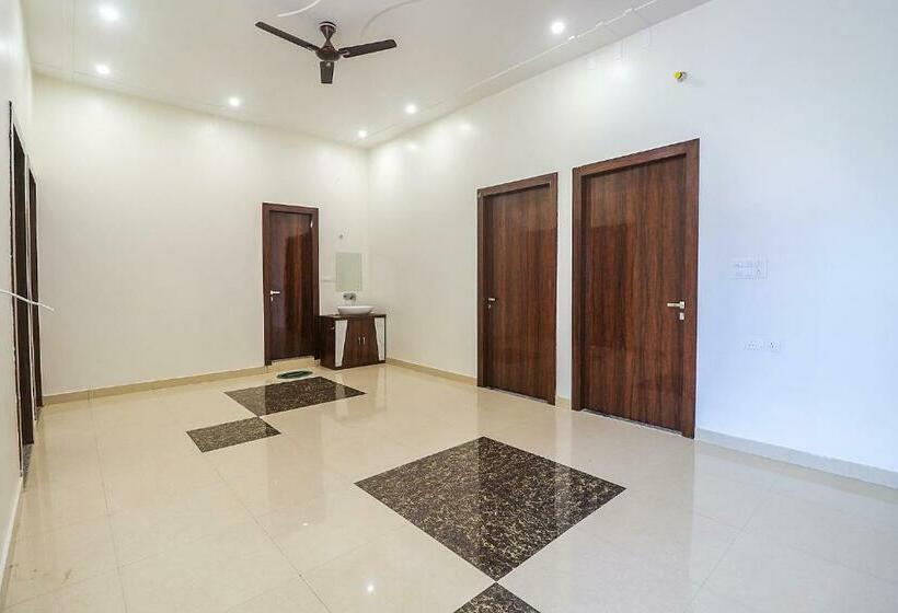 فندق Fab Mohan Palace