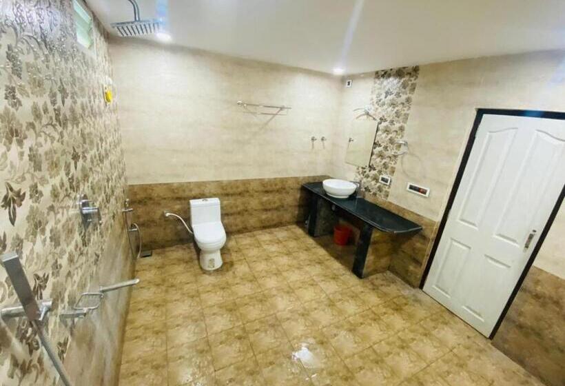 בית מלון כפרי Staymaker Lake Residency