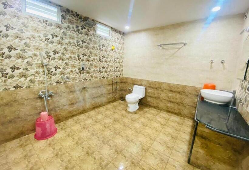 בית מלון כפרי Staymaker Lake Residency