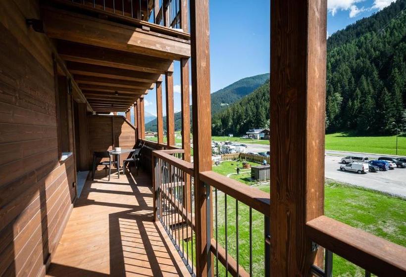 Nira Mountain Resort Futura