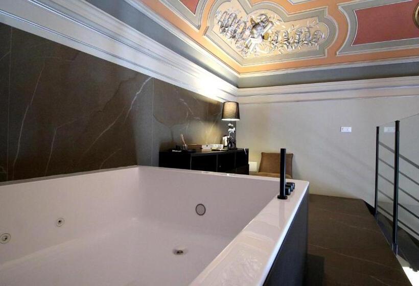 پانسیون Duomo Housing Catania Le Suites