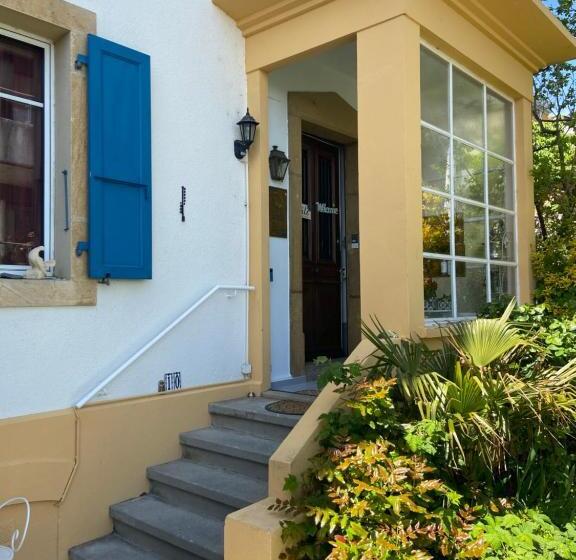 بنسيون La Maison Bleue à 2 Pas Du Lac Du Neuchâtel