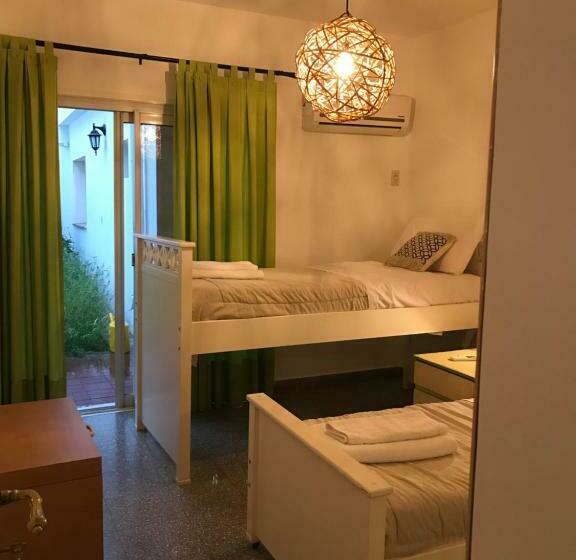 تختخواب و صبحانه Casa De Piedra  Céntrica