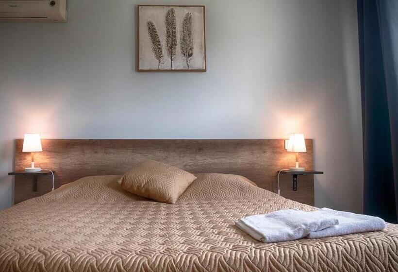 ホテル Hôtel Les Lodges D Eauze