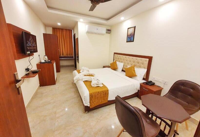 בית מלון כפרי The Park Residency