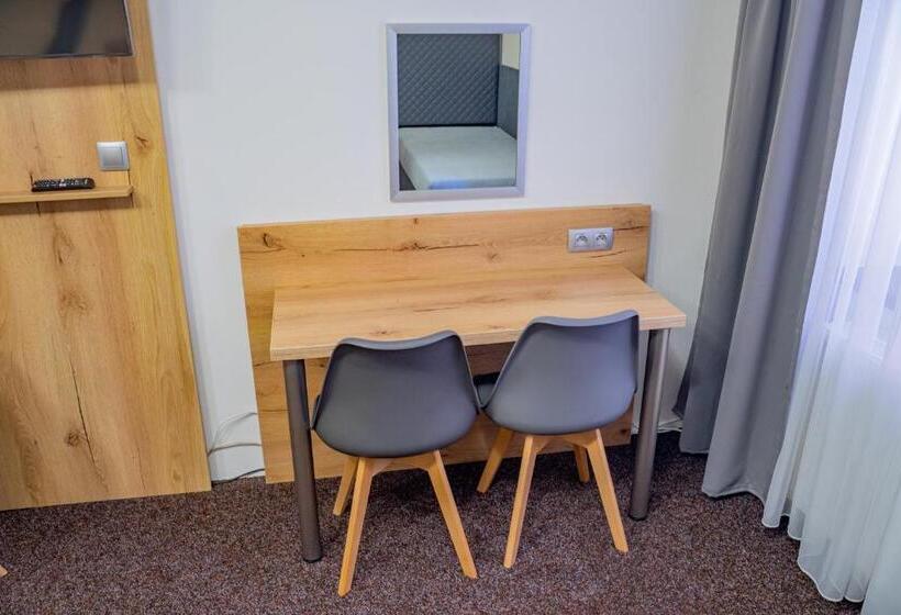 هتل Zlatá Labuť