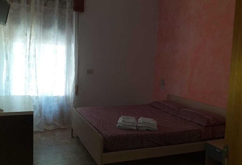 بنسيون Room In Bb   Quadruple Room In Pineto   Relaxing Holiday