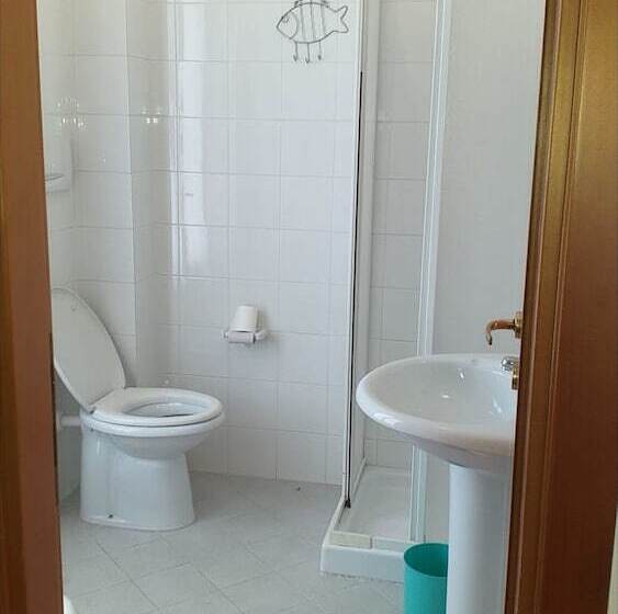 بنسيون Room In Bb   Quadruple Room In Pineto   Relaxing Holiday