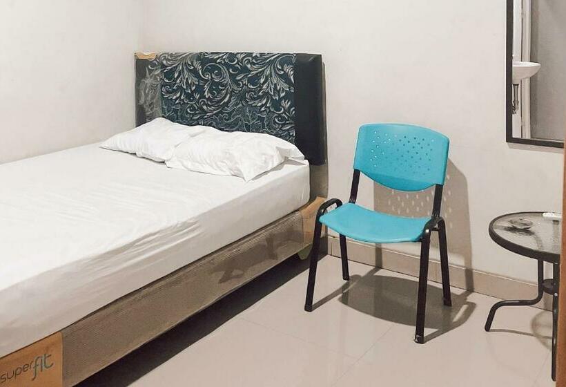 هتل Almira Homestay Ambon Mitra Reddoorz