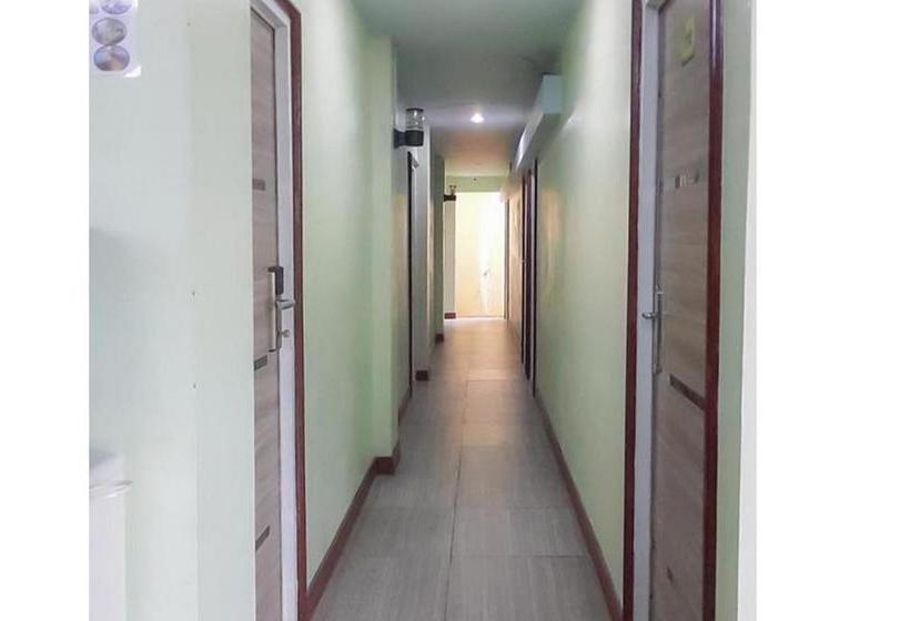 هتل Guest House Anak Raja Pangkalan Bun Syariah Mitra Reddoorz