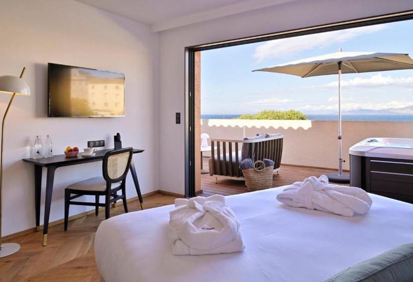 هتل Hôtel & Spa Rocabella